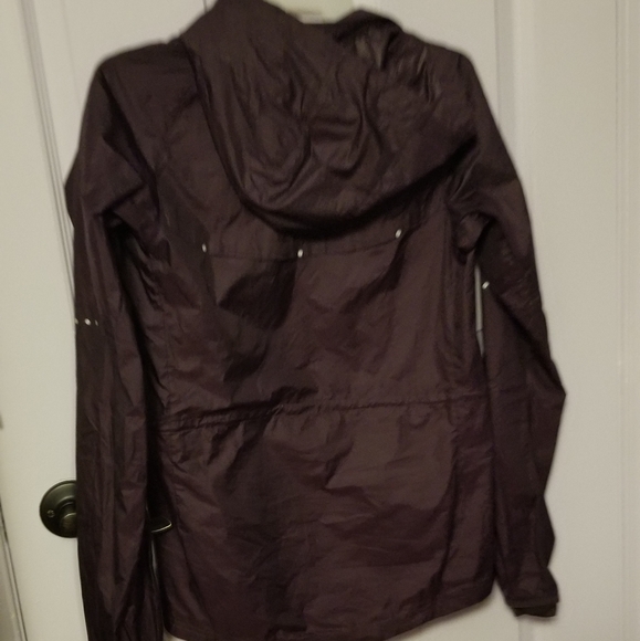 Nike Women's Run Impossibly Light Jacket - Picture 3 of 6